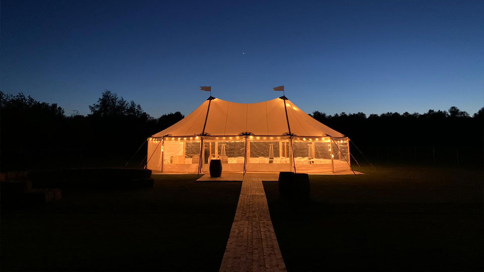 alphatentevent-luxury-dream-tent-10x15-meter-vlondervloer-heaters-prikverlichting-schemer-web