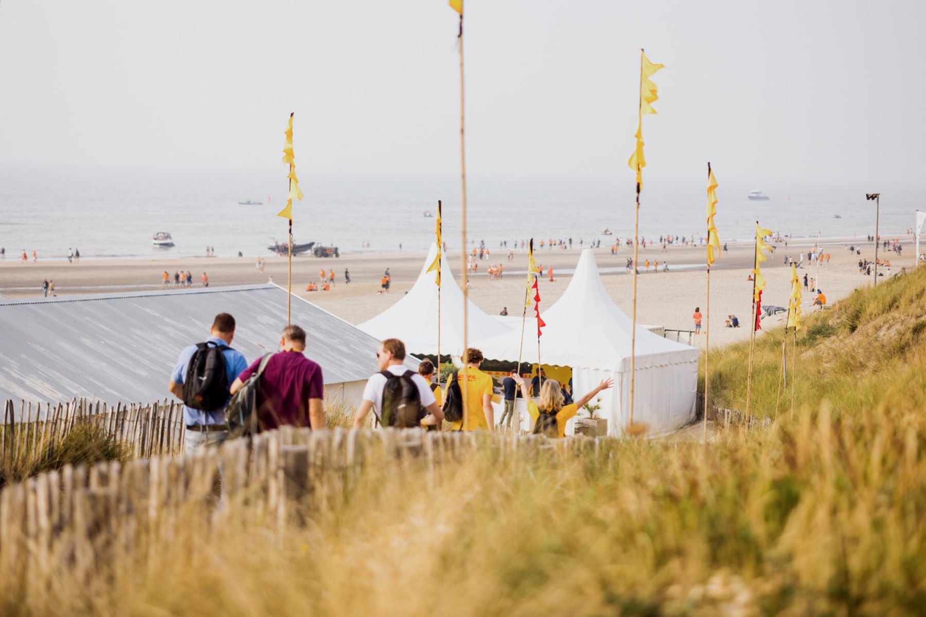 Alphatentevent-Zanvoort-DHL-GPzandvoort-pagodetent-5x10-meter-gekoppelde-tent-festival-tent.