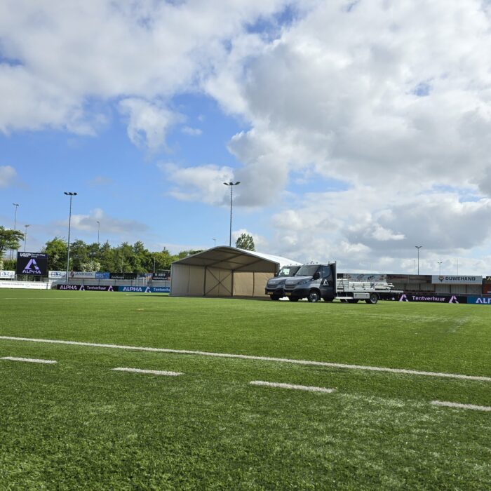 vvKatwijk-Alphatentevent-sponsor vvkatwijk-voetbal sponsor-led boarding-reclame-hoofdveld